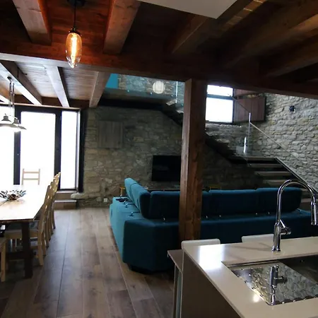 Gaubeako Ekhia * Espejo (Basque Country)